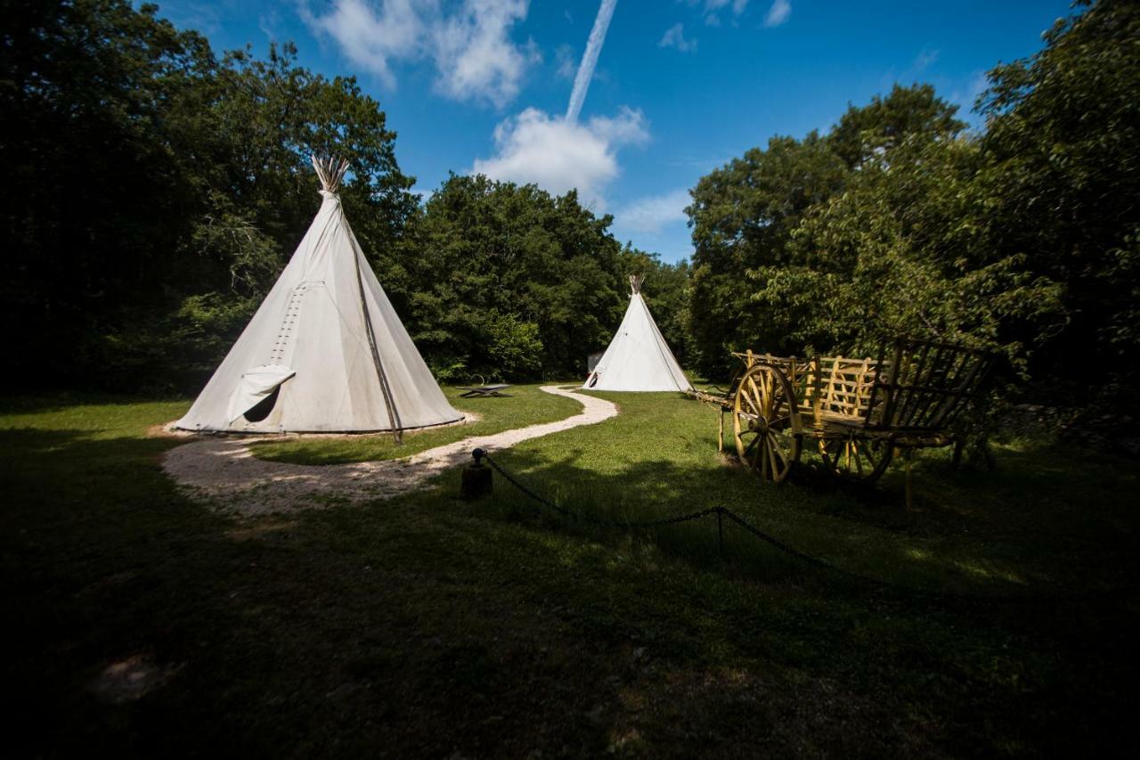 Tipi Au Logis De L'Espoir Hotel Jauldes Exterior foto